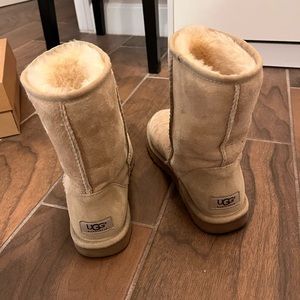 UGG boots Classic Short size 8